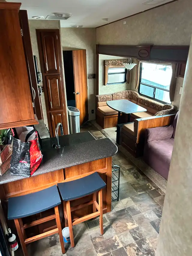Fifth wheel crusader avec set up complet camping mirabel - Photo 6