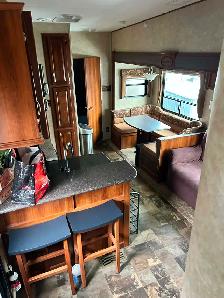 Fifth wheel crusader avec set up complet camping mirabel - Photo 6