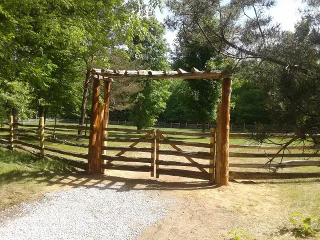 Split Cedar Rail Fence Installation | 10  Years Experience | Ont - Photo 4