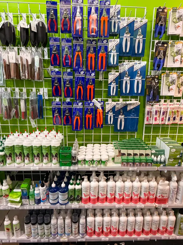 VÊTEMENTS DE TOILETTAGE – SARRAUX, TABLIERS DE BAIN OU AUTRES - Photo 9