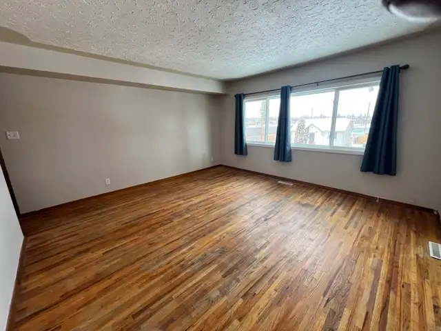 3rooms apartments available at Centre st. - Photo 8