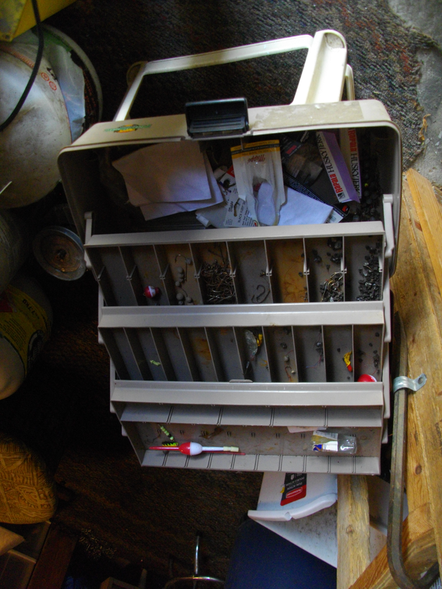 TACKLE BOX FOUND IN STORAGE LOCKER - Photo 2