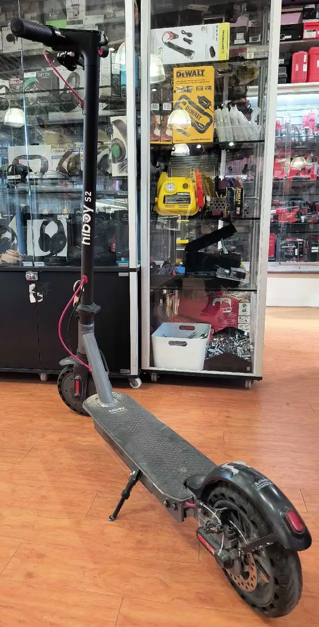 Hiboy S2 E-scooter with charger
