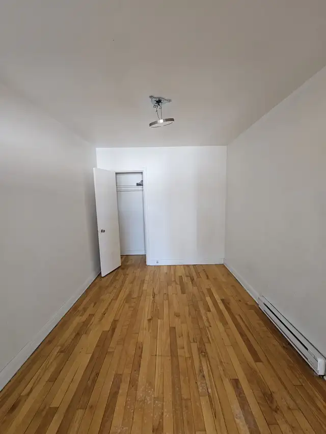 For Rent 3 1/2 apartment - 4 minute walk to College Rosemont - Photo 5