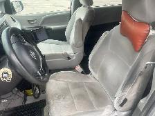 Toyota Sienna Van - Photo 7