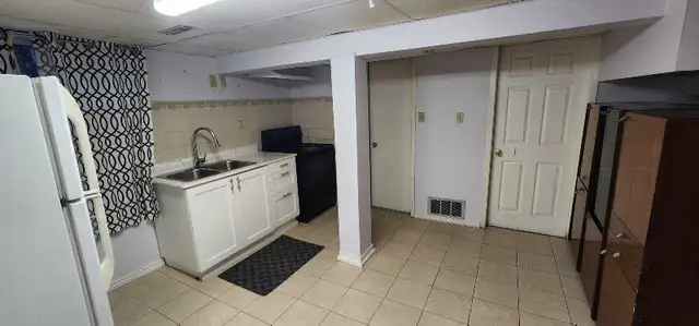 Basement Apartment, Separate Entrance Great Amenities - Photo 2