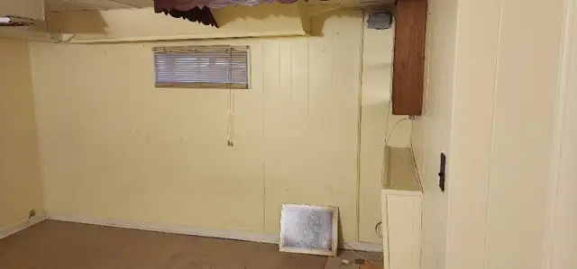 Basement Apartment, Separate Entrance Great Amenities - Photo 4