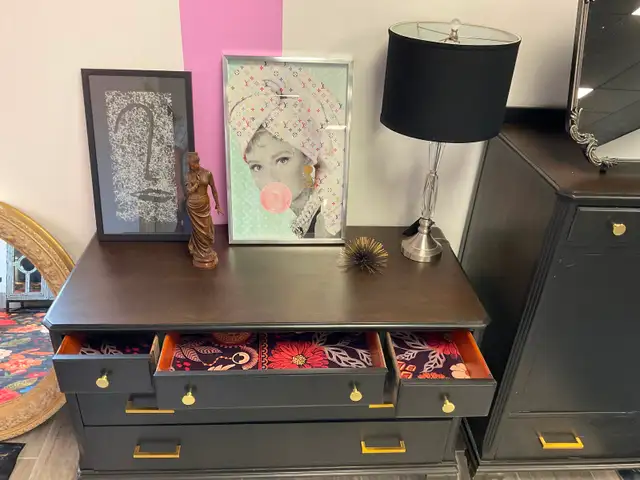 VINTAGE FURNITURE / DRESSERS - Photo 5