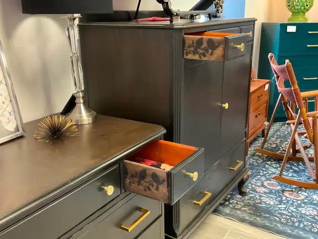 VINTAGE FURNITURE / DRESSERS - Photo 6