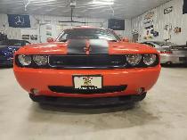 2010 Dodge Challenger SRT8 LOW KMS 6 SPEED! - Photo 2