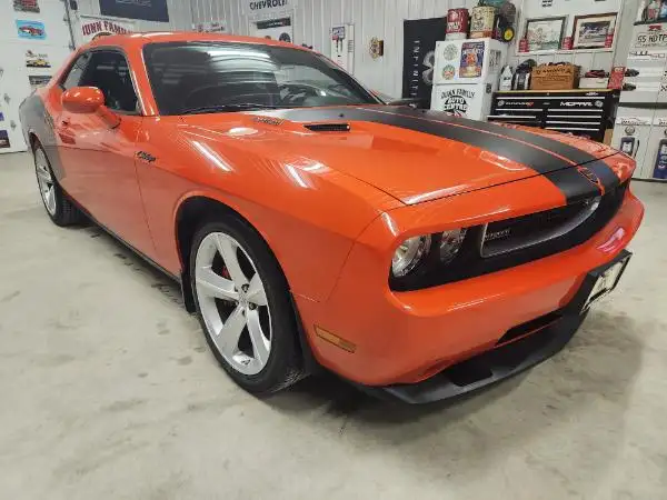 2010 Dodge Challenger SRT8 LOW KMS 6 SPEED! - Photo 4