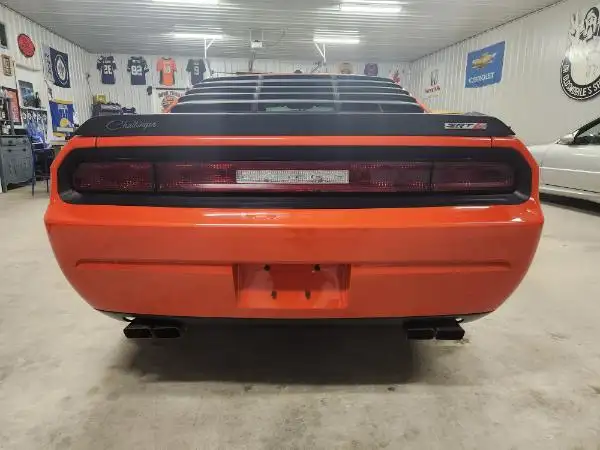 2010 Dodge Challenger SRT8 LOW KMS 6 SPEED! - Photo 7