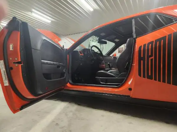 2010 Dodge Challenger SRT8 LOW KMS 6 SPEED! - Photo 14