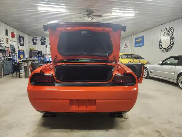 2010 Dodge Challenger SRT8 LOW KMS 6 SPEED! - Photo 16