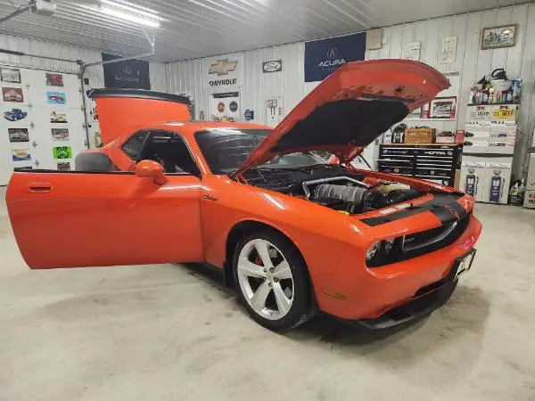 2010 Dodge Challenger SRT8 LOW KMS 6 SPEED! - Photo 20