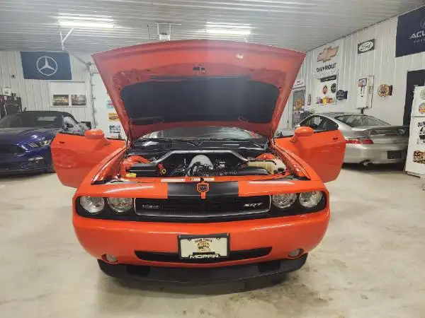 2010 Dodge Challenger SRT8 LOW KMS 6 SPEED! - Photo 22