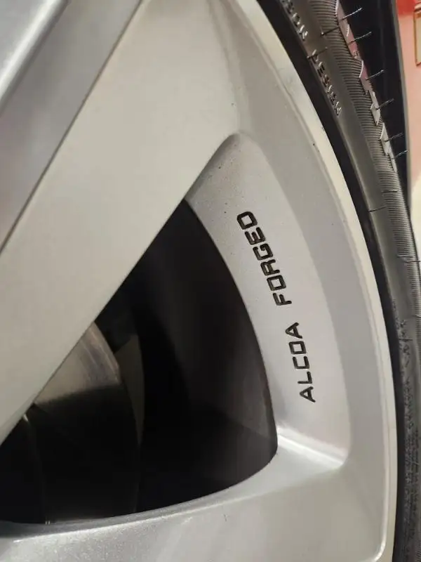 2010 Dodge Challenger SRT8 LOW KMS 6 SPEED! - Photo 28