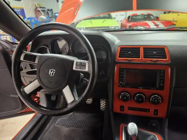 2010 Dodge Challenger SRT8 LOW KMS 6 SPEED! - Photo 33