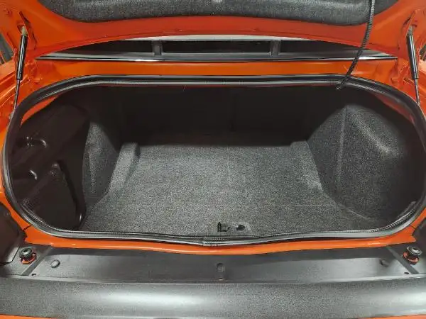 2010 Dodge Challenger SRT8 LOW KMS 6 SPEED! - Photo 36