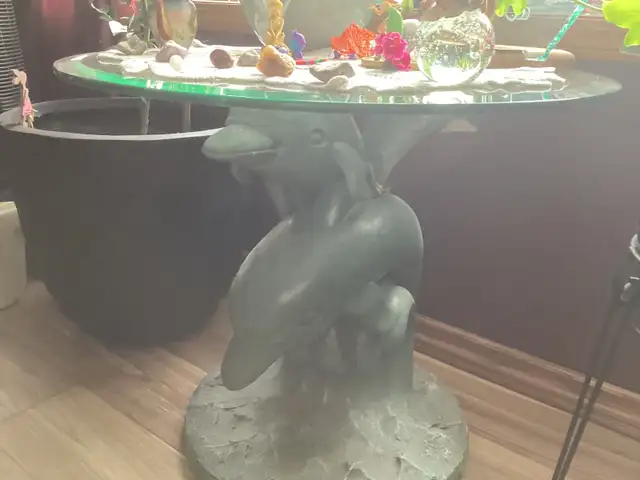 Dolphin coffee table and end table - Photo 4