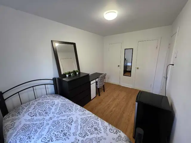 ROOM RENTALS/FURNISHED BEDROOMS FOR RENT/CHAMBRE MEUBLÉE A LOUER - Photo 5