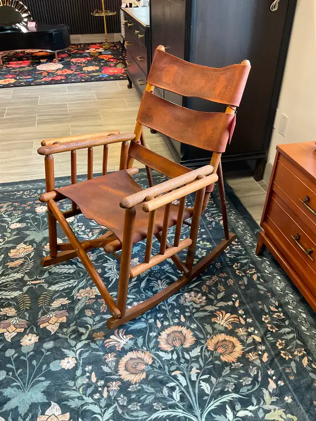 VINTAGE FURNITURE / CHAIRS - Photo 2