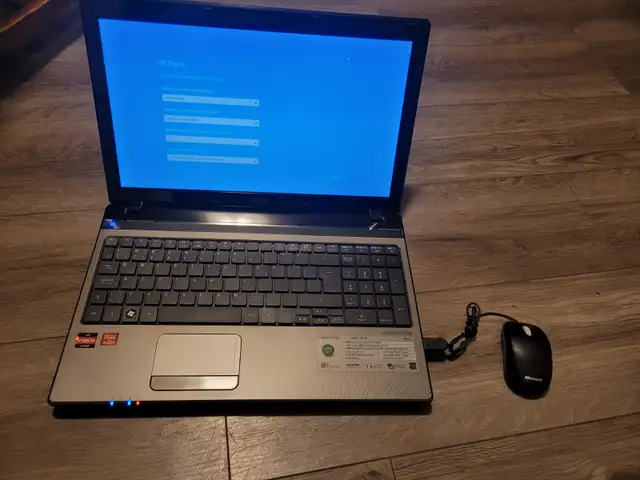 SELLING A ' LIKE NEW ' ACER LAPTOP - Photo 4