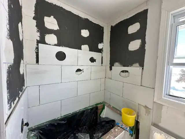 now hiring - Photo 2