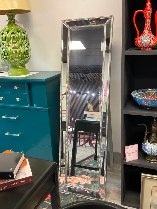 VINTAGE FURNITURE / MIRRORS - Photo 5