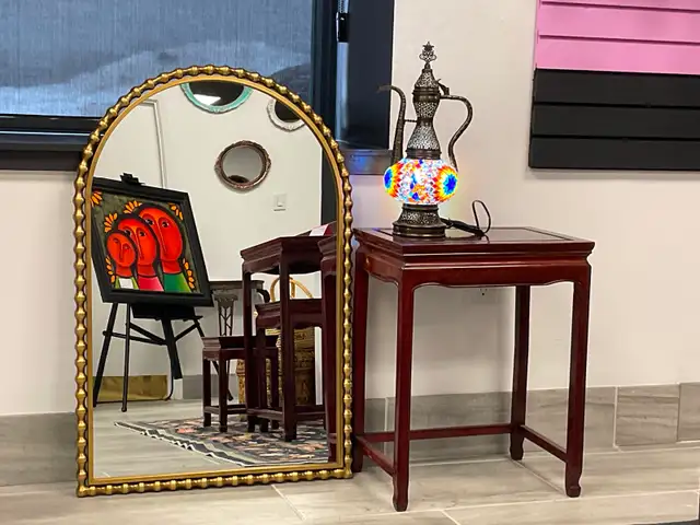 VINTAGE FURNITURE / MIRRORS - Photo 6