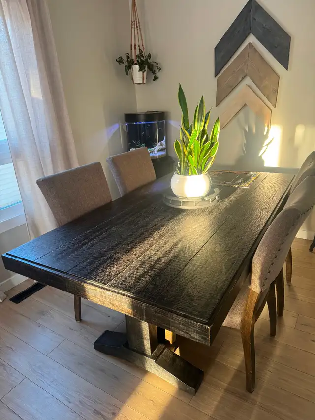 Dining Room Table Set - Photo 2