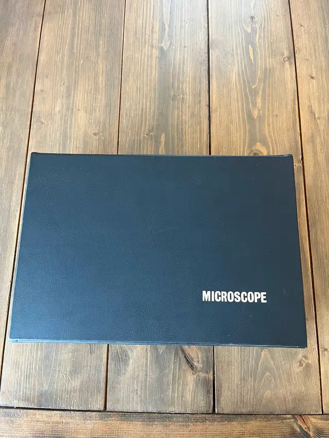 Microscope w/ case - Photo 2