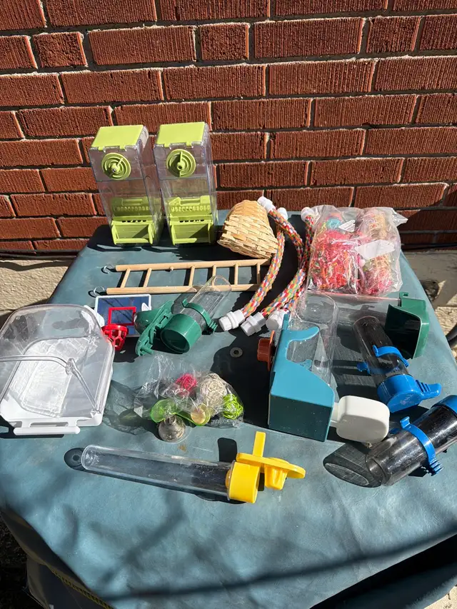 Free VEVOR 30 inch Bird Cage Bird Cage, toys, and accessories - Photo 3