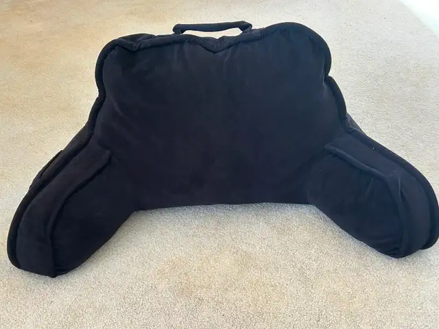 READING PILLOWS FOR SALE - Photo 2