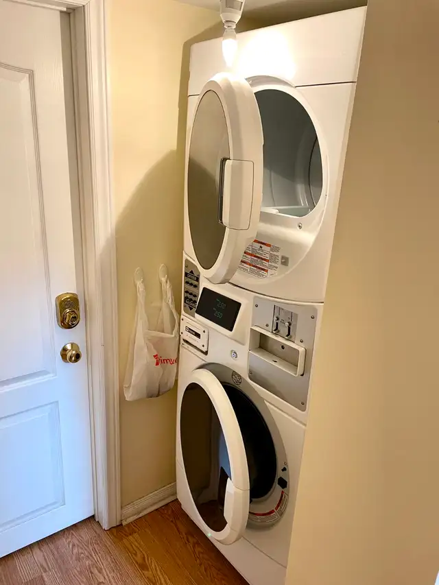 1 BR Basement Apartment In Etobicoke For Rent - Photo 9