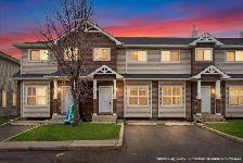 NEW LISTING! Prime located 3 bed, 2.5 bath Townhouse PRICED WELL