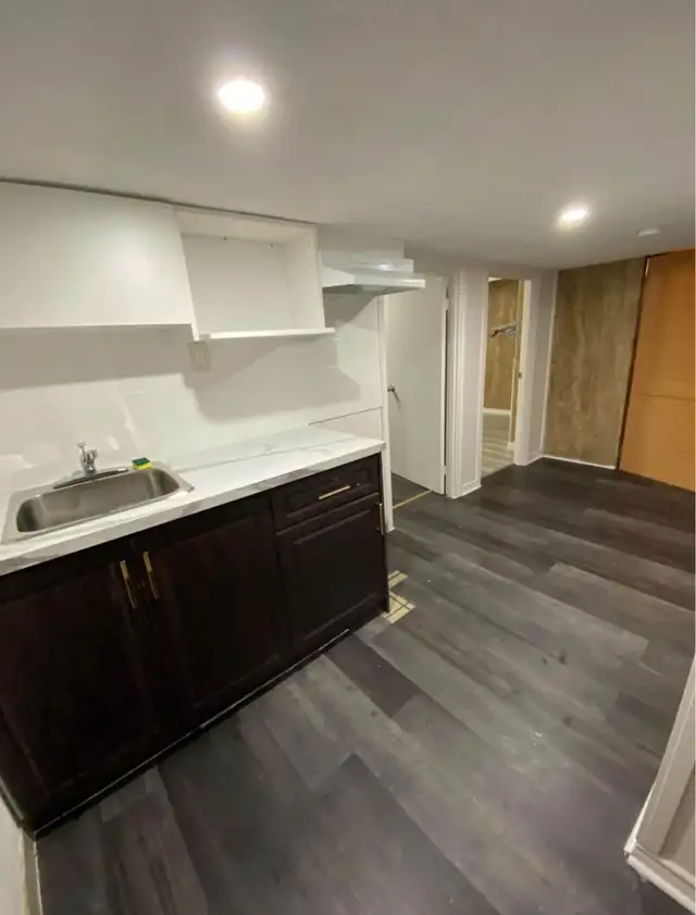 TWO ROOMS FOR RENT – SEMI BASEMENT – UTILITIES INCLUDED - Photo 2