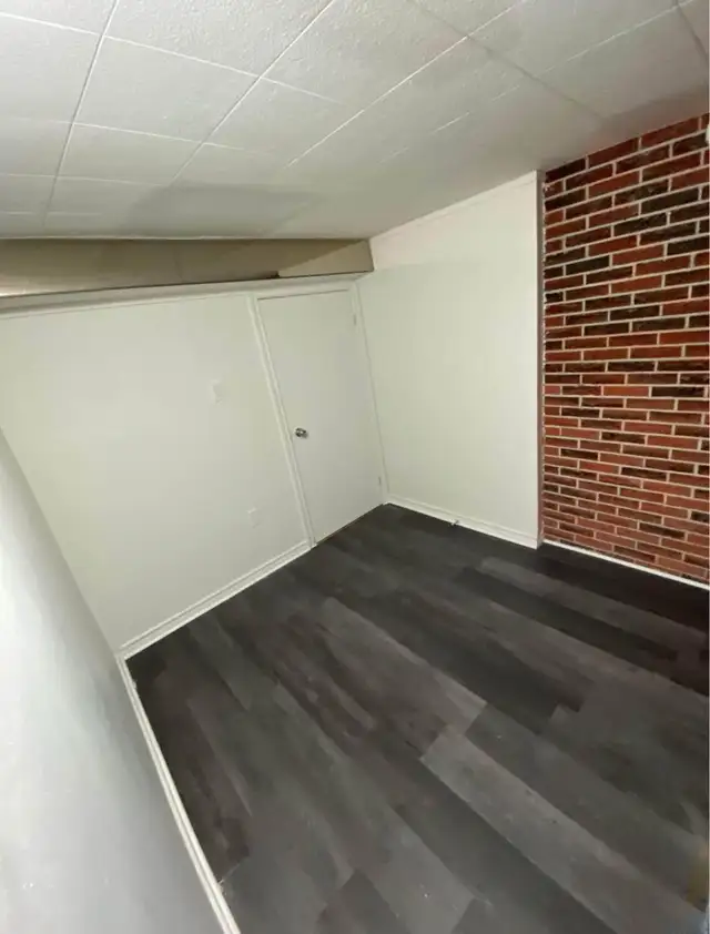 TWO ROOMS FOR RENT – SEMI BASEMENT – UTILITIES INCLUDED - Photo 3