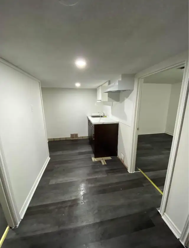 TWO ROOMS FOR RENT – SEMI BASEMENT – UTILITIES INCLUDED - Photo 4