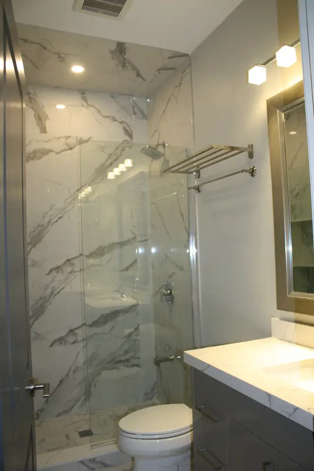 Boutique Style 2- Bedroom Apartment - Photo 2