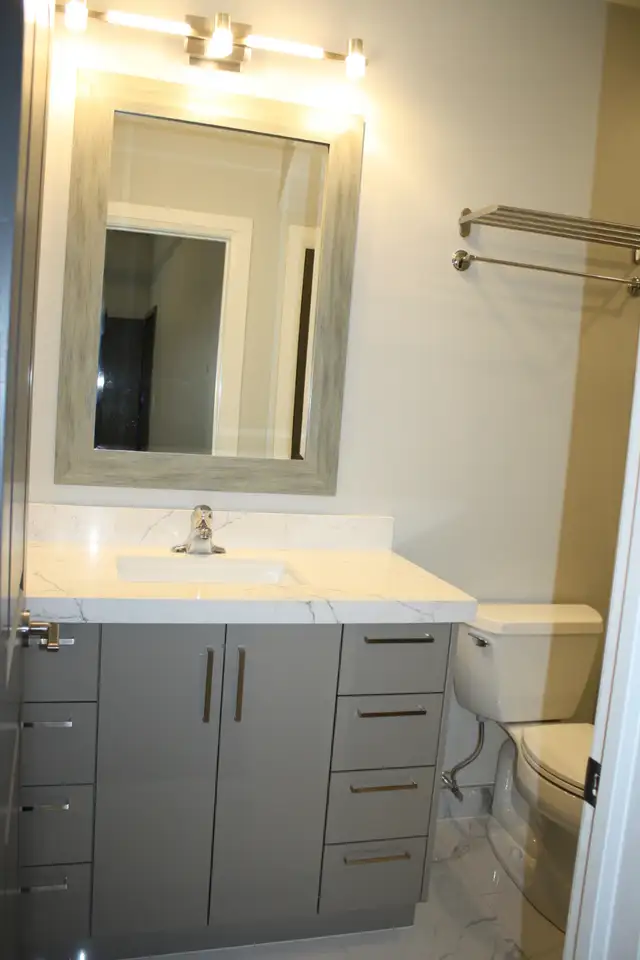 Boutique Style 2- Bedroom Apartment - Photo 3