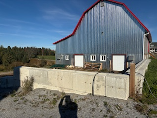 GRANGE A LOUER 42X86 PIEDS / POUR VACHE OU AUTRE