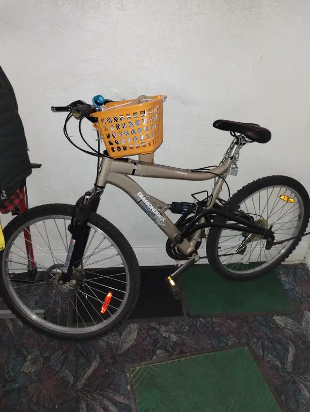 DIAMONDBACK ENDEAVOUR MOUNTAIN BIKE