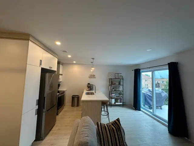 4-1/2 MODERNE À SAINT-HUBERT $1745/MOIS - Photo 3