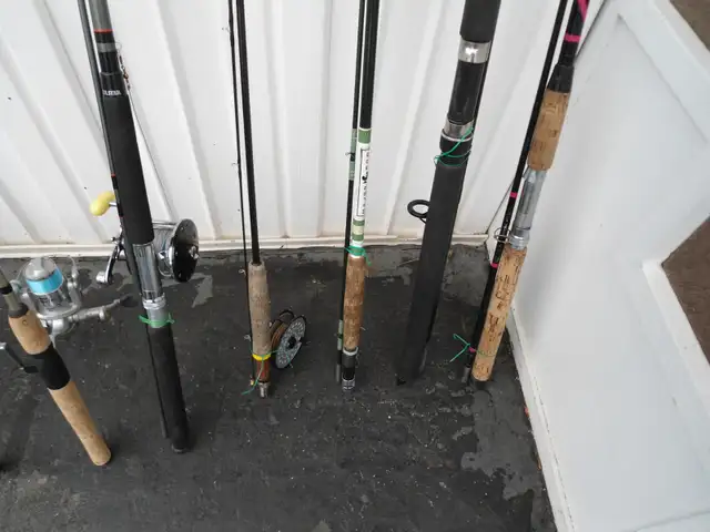 17 ASSORTED FISHING RODS & REELS - Photo 2