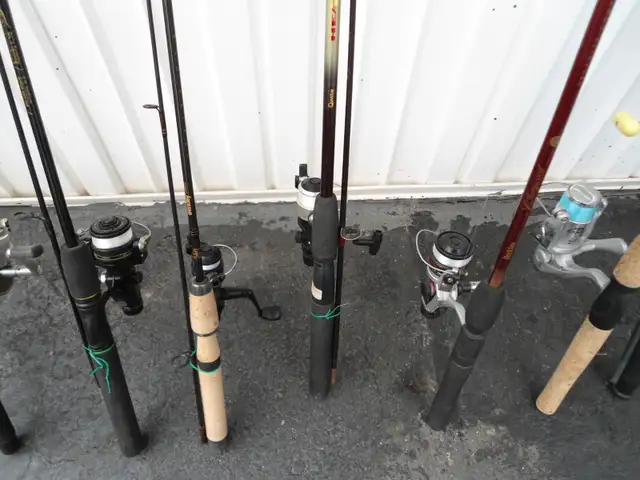 17 ASSORTED FISHING RODS & REELS - Photo 4