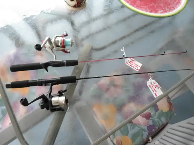 17 ASSORTED FISHING RODS & REELS - Photo 7