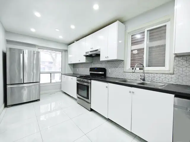 Room for rent near Square One Mississauga UTM Sheridan College