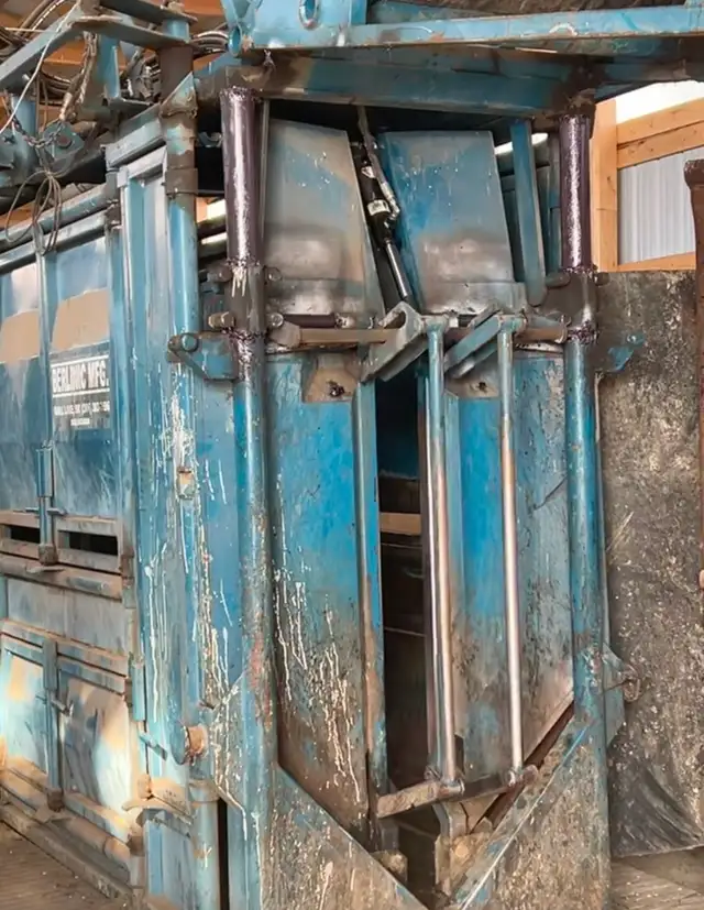 Bison Chute - BERLINIC MFG Portable Hydraulic Bison Chute - Photo 3