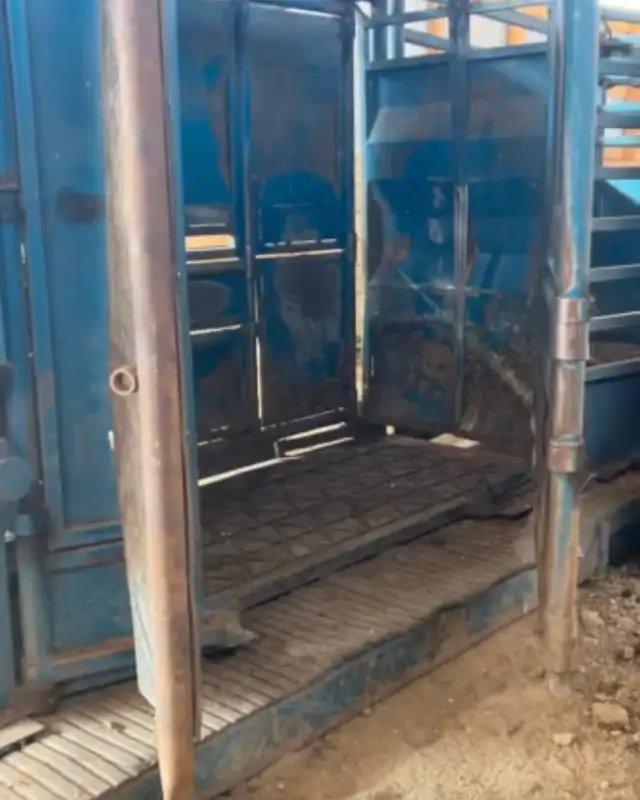 Bison Chute - BERLINIC MFG Portable Hydraulic Bison Chute - Photo 5